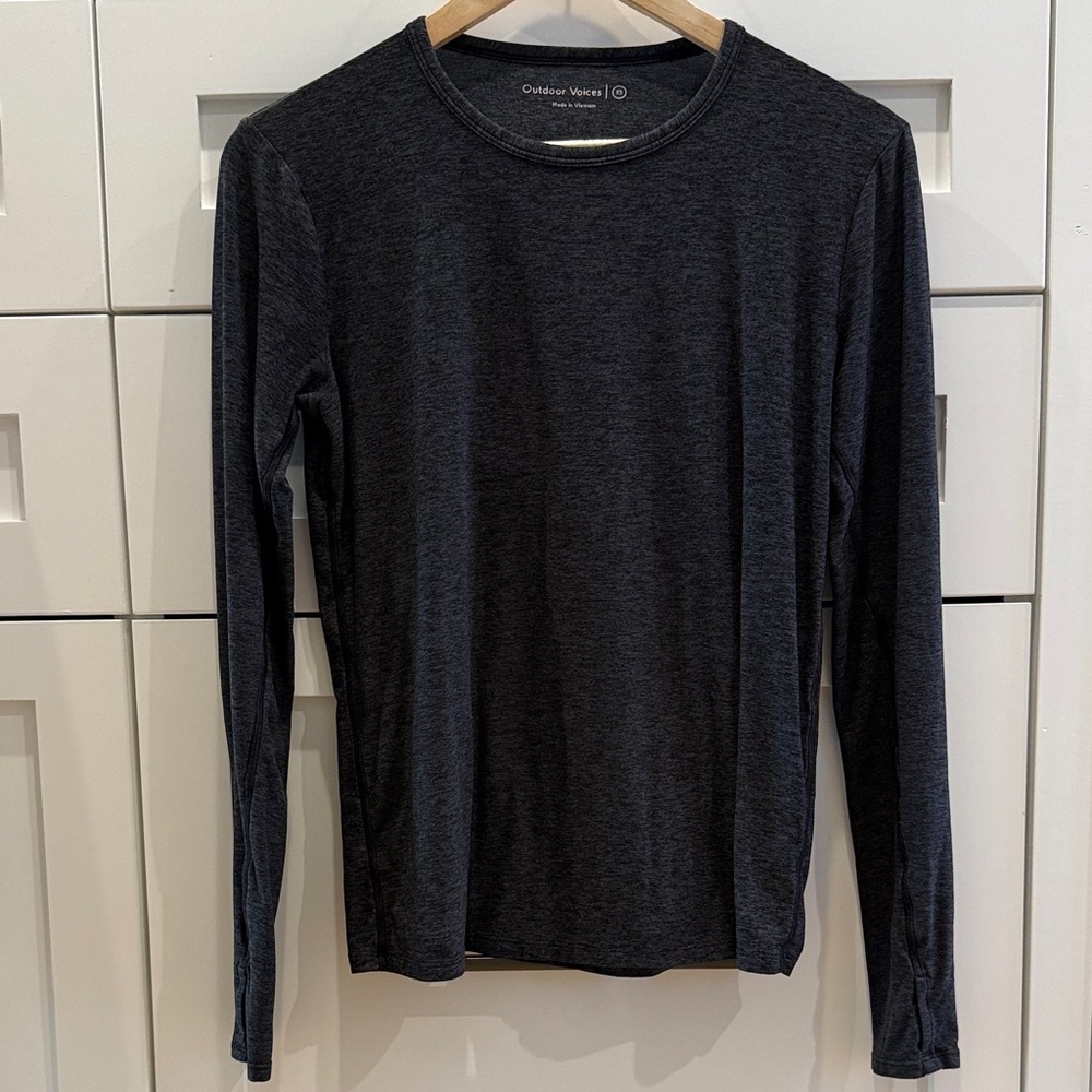 Outdoor Voices Women's Charcoal Long Sleeve Tee